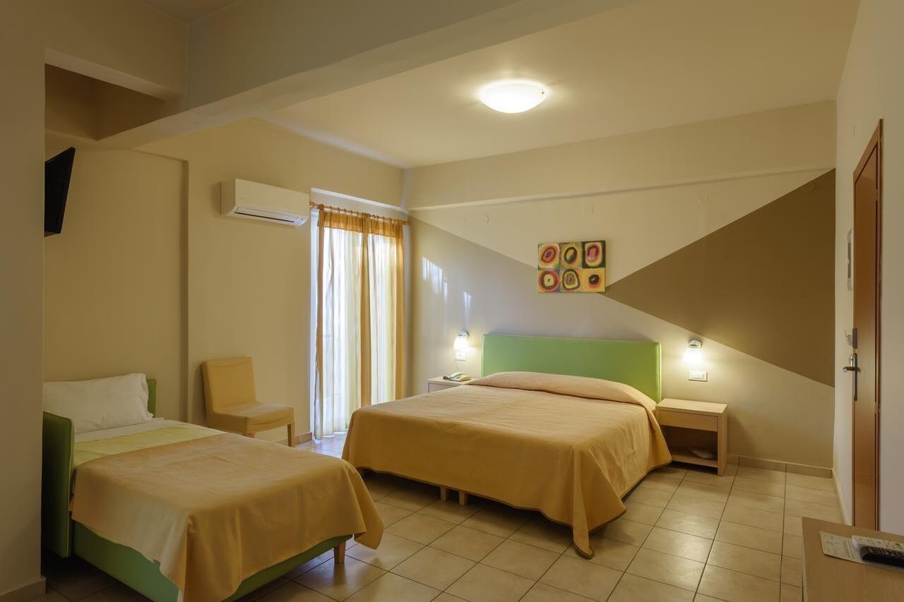 Park Hotel Нафплион Экстерьер фото