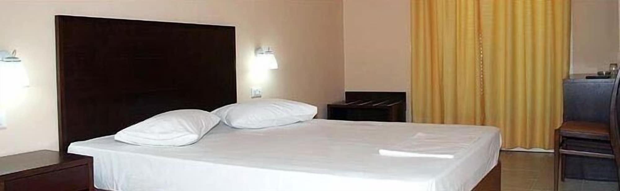 Park Hotel Нафплион Экстерьер фото