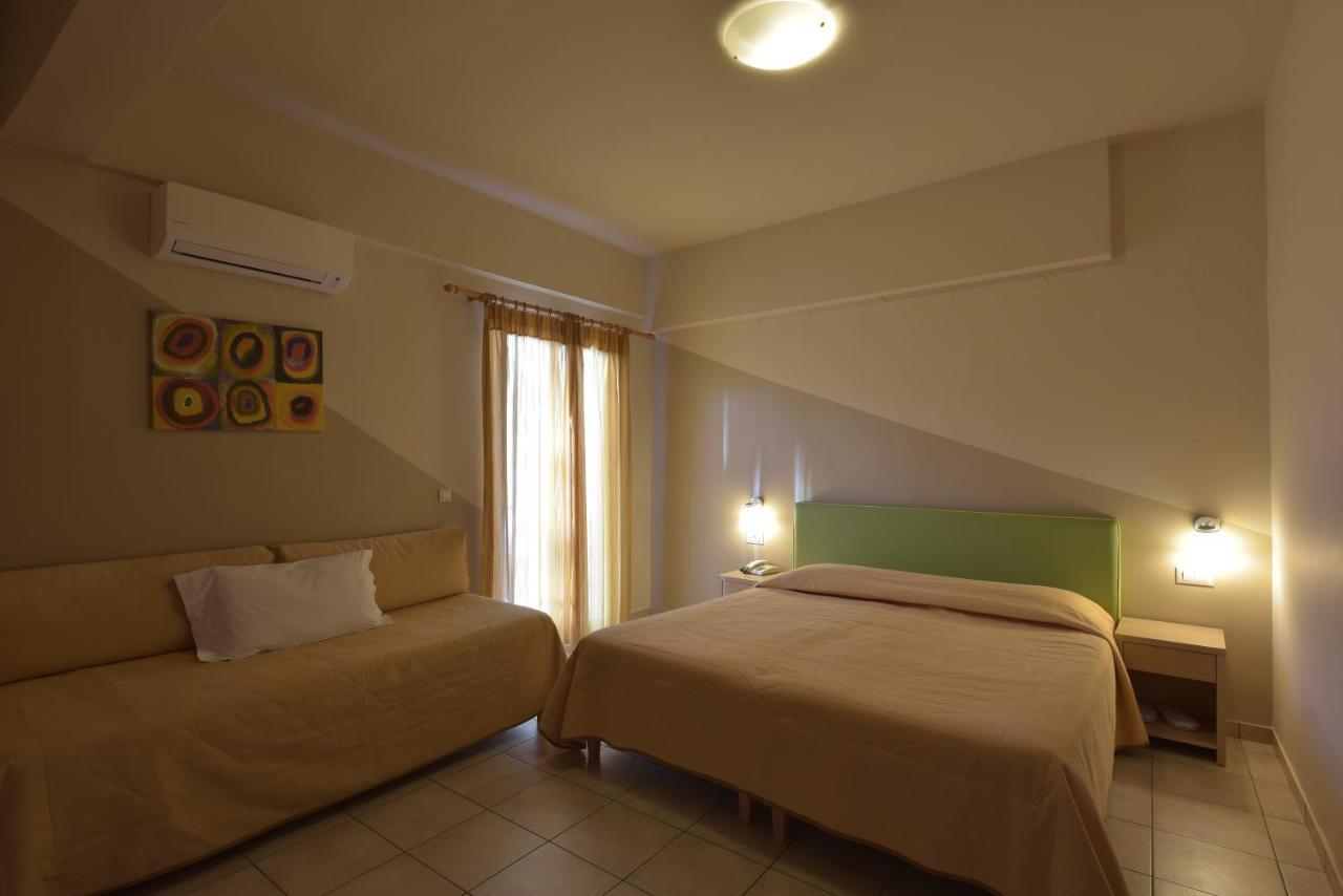 Park Hotel Нафплион Экстерьер фото